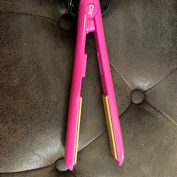 Barbie x CHI Totally Hair On-The-Go Travel Kit - Picture 3 of 4